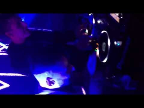 Trumpdisco & Kissy Sell Out @DFB 2013, showing off their amazing skills! Crazy shit! (click HD)