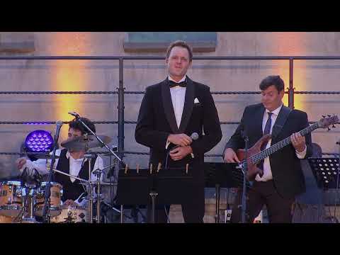 Jan Kříž (4 Tenoři) - Jaká to nádhera (živě na Karlštejně)