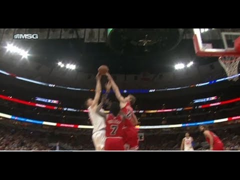 Markkanen Stuffs Porzingis Shot Then Scores | Bulls vs Knicks