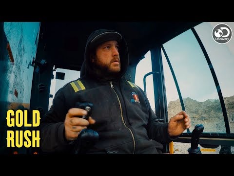 Truck Collision Leads to Injury | Gold Rush
