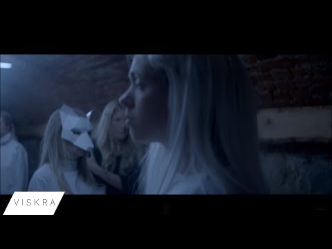 ionnalee; TEMPLE
Tove Skeidsvoll as the Unending party performer 
