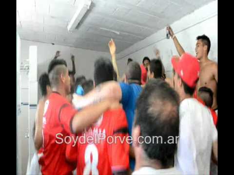 Festejos en el vestuario (Yupanqui 0, El Porvenir 5)