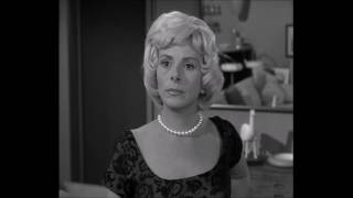 The Twilight Zone - A Most Unusual Camera (clip)