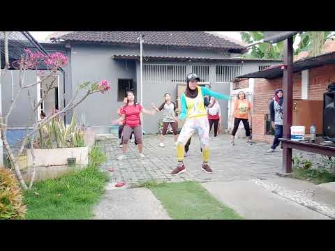 Dance || Bodo Amat - Insan Aoi , Julia Vio || Sofi House👍💪💃😍🥰😘