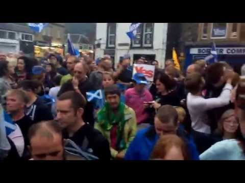 Yes in the Square. Galashiels the night before the referendum. Get out and vote #Yes