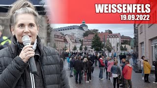 Manifestação / caminhada de críticos do governo em Weissenfels com discurso de Elke Simon-Kuch (Membro do Parlamento Estadual da Saxônia-Anhalt) em 19 de setembro de 2022
