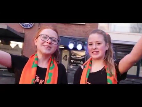 Doe de Peejestamp - De Kwèk van D'oeve 2016 - Eline en Esmée