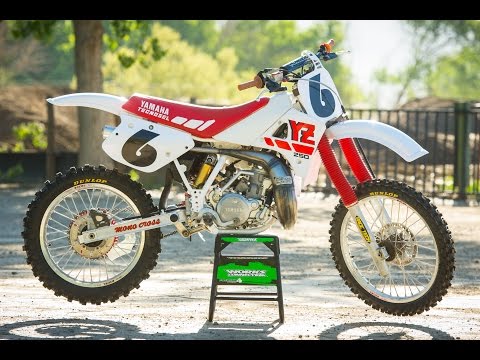 Racer X Films - Garage InStock 1988 Yamaha YZ250