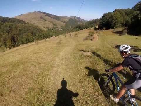 Coborarea pe Dealu Runc, sat Floresti, Trascau