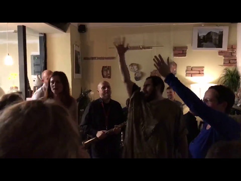 SKADYKTATOR Shake w Życie Jest Fajne