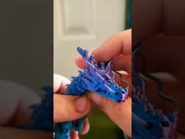 Vídeo relacionado con dellyy Dragón Articulado Impreso en 3D, Huevo Dragón Impreso en 3D, Misterioso Dragón de Cristal, Huevos de Dragón con Dragón en El Interior, Juguetes de Dragones en 3D (Rojo y Dorado)
