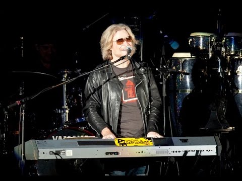 Out of Touch, Hall & Oates