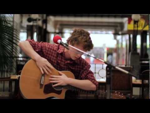 95bFM Breakfast Club: Nick Raven