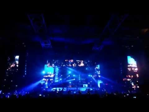 5SOS - ROWYSO Tour - Paris - Wrapped Around Your Finger