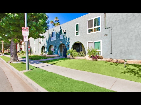 De Soto Valley - 7242 De Soto Avenue, Canoga Park, CA 91303