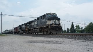 preview picture of video 'Trains in a Thunderstorm with UP BNSF NS, Oak Harbor Ohio'