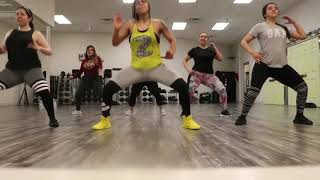 Reggaeton en lo oscuro ZUMBA by Isamar Sevilla