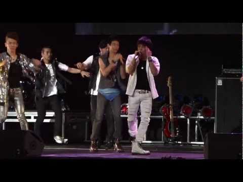 [HD] SHINee (샤이니) - Ring Ding Dong (100904 SM Town Concert In Los Angeles)