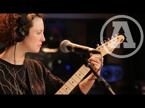 Esmé Patterson - Never Chase a Man - Audiotree Live