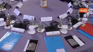 Custodie per telefoni schermate "Faraday bag" al Consiglio Supremo di Difesa contro...