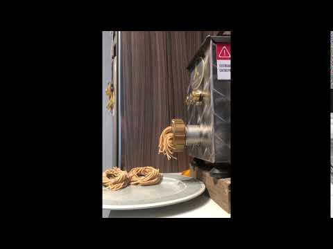 Arcobaleno pasta extruder