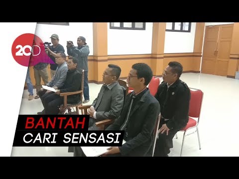 Regina dan Charly Van Houten Sudah Pisah Rumah