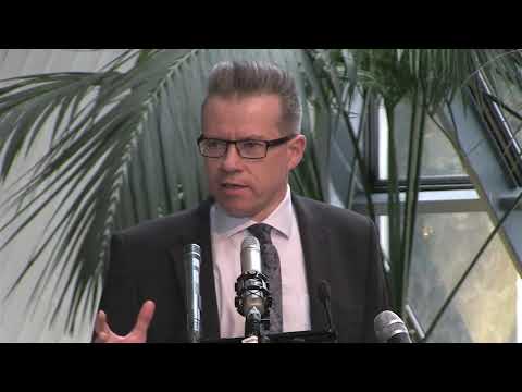 Ajassa liikkuu -tapahtuma 2019 Juha Ahvio "Elämä on älykkään suunnittelun tulos" 23.3.2019