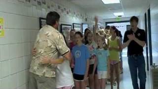 preview picture of video '6th Grade Hug Out with Mr Hedrick - Cherokee Bend'