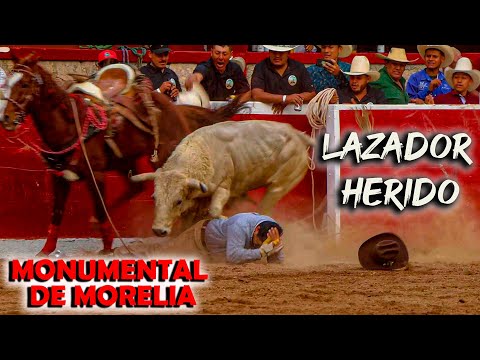 Momento de TERROR Un Lazador Alcanzado En La Monumental de Morelia