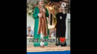 Download lagu Mbak ini di pilih langsung Foto bareng oleh habib Alwi Assegaf #viral #shorts #alwiassegaf mp3