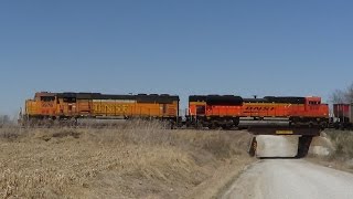 preview picture of video 'Horn Salute from BNSF Coal Train on CP with Two Mid-Train DPUs'