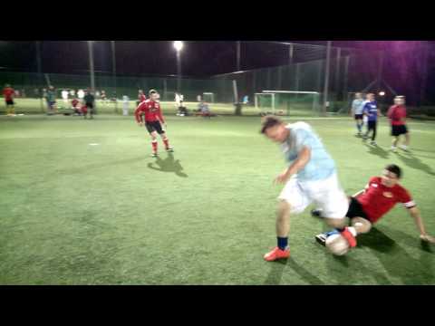 StrefaFutbolu.pl: Czerwony Galaktyczny Wędrowiec - SQUAD