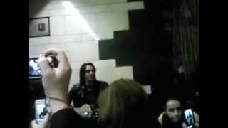 Rick Springfield plays Jessie&#39;s Girl at the LIRR in Penn Station