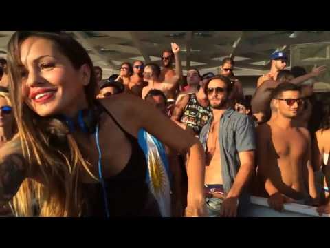 Deborah De Luca  CICLOPE BEACH