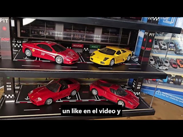 Vídeo relacionado con FewNvWa Estuche Expositor de Coches 1/64 Simulado Vitrina de Exhibición de Garaje Caja Coleccionable con Cubierta Antipolvo y Luces LED Adecuada para, marrón