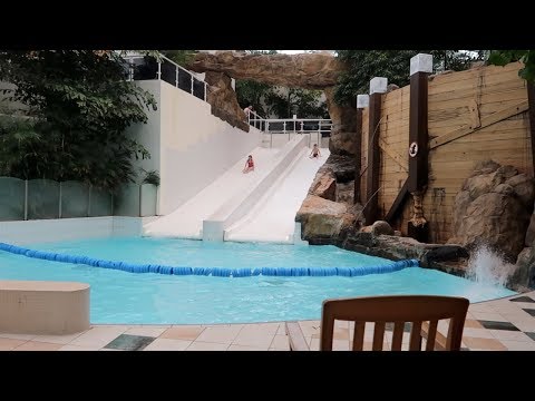 CENTER PARCS DAY 2 - WATERPARK FUN!! Video