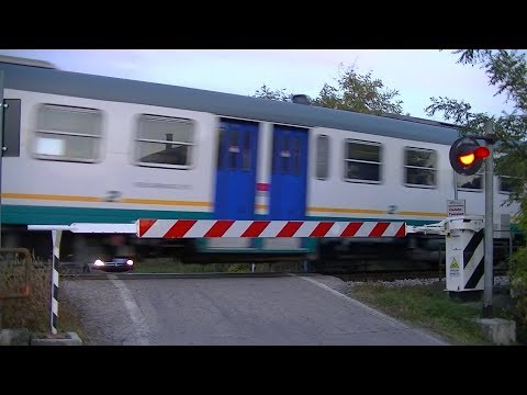 Spoorwegovergang Cornuda (I) // Railroad crossing // Passaggio a livello