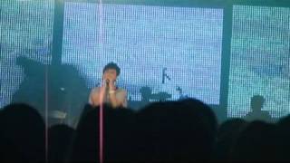 081019-Can't take my eyes off you