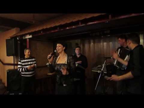 Ukrala bi Travi Rosu-Sladjana Djuric