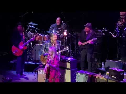 Thumbnail for BB King Tribute "You Don't Know" - Susan Tedeschi, Derek Trucks by B.B. King, Derek Trucks, BB King