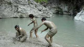 preview picture of video 'Λασπομαχίες στον Αχέροντα - The Mud Wars 2009'