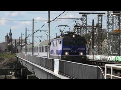 [4K] EP09-014 mija most na Wiśle w Krakowie z pociągiem pospiesznym InterCity "Mehoffer" nr IC 8304