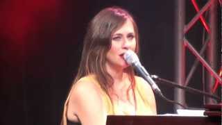Keren Peles קרן פלס - Zot Shebimkomi - Live in Tel Aviv (4/11)