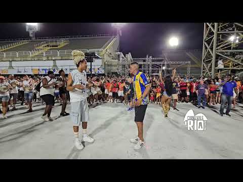 Markinhos, Mestre Marcão, chocalhos da Super Som, bateria do Paraíso do Tuiuti no ensaio do Setor 11