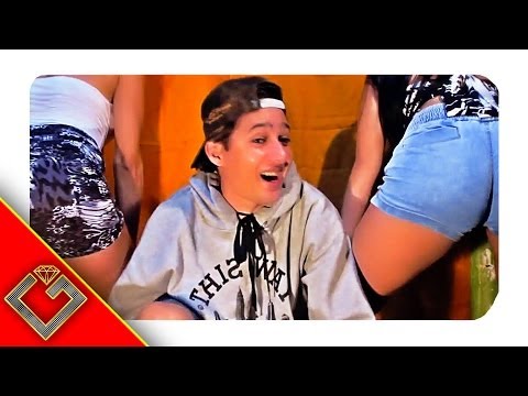 MC Ez - Ta Com a Calcinha Socadinha Lá (Webclipe) @GranfinoProd
