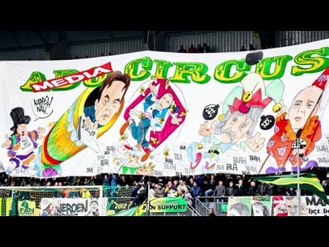 Johan op een spandoek - VOETBAL INSIDE