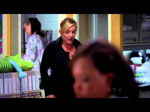 Calzona HD S09E06 Final Scene Arizona walks to work, Callie smiles First Timel