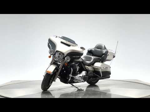 2018 Harley-Davidson FLHTK Ultra Limited in Silver Fortune and Black Tempest with 8,166 miles