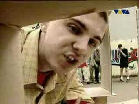 PWRD feat. Fabuła - Co Mnie Tu Trzyma