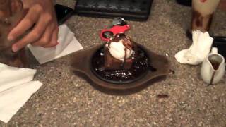 preview picture of video 'Nicks restaurant Arpora goa. Famous raisin fudge brownie choclate sizzler'